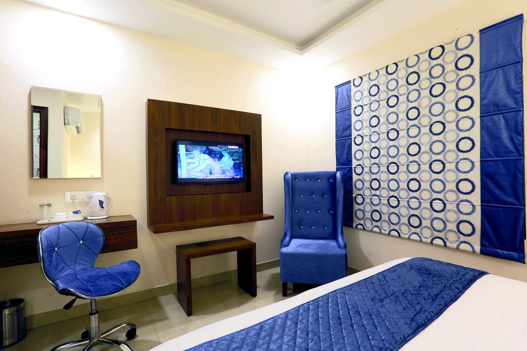 Hotel Rk Grande Ludhiana Bilik gambar